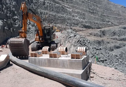 Instalación de Tubería Pexgol para Drenaje de Mina a Cielo Abierto.