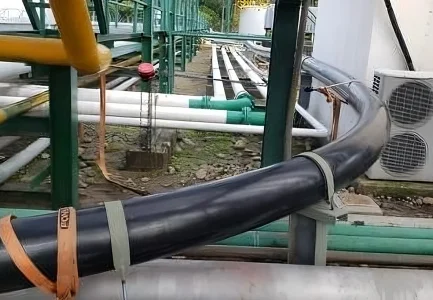 Instalación de una Línea Pexgol para el Transporte de Agua de Formación en una Petrolera.