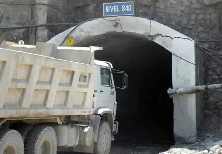 Drenaje de Agua desde el Interior de una Mina Subterránea