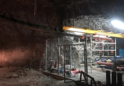 Instalación de Tuberías Pexgol para el Drenaje de una Mina Subterránea.